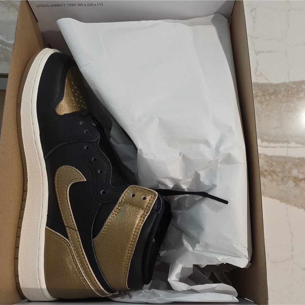 Nike Air Jordan 1 Retro High OG GS Black Metallic Gold 7Y FD1437-071 Y Size 7